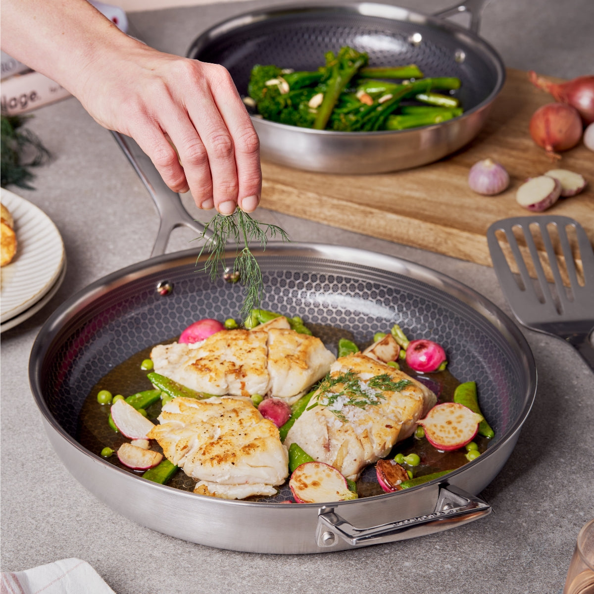 Fry Pan 32cm with Helper Handle